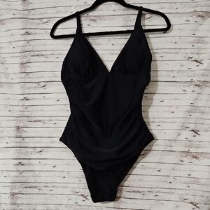 Cupshe Classic Black Swimsuit